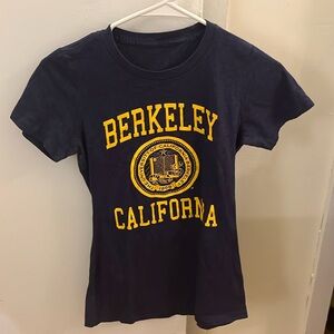 UC Berkeley t-shirt Small